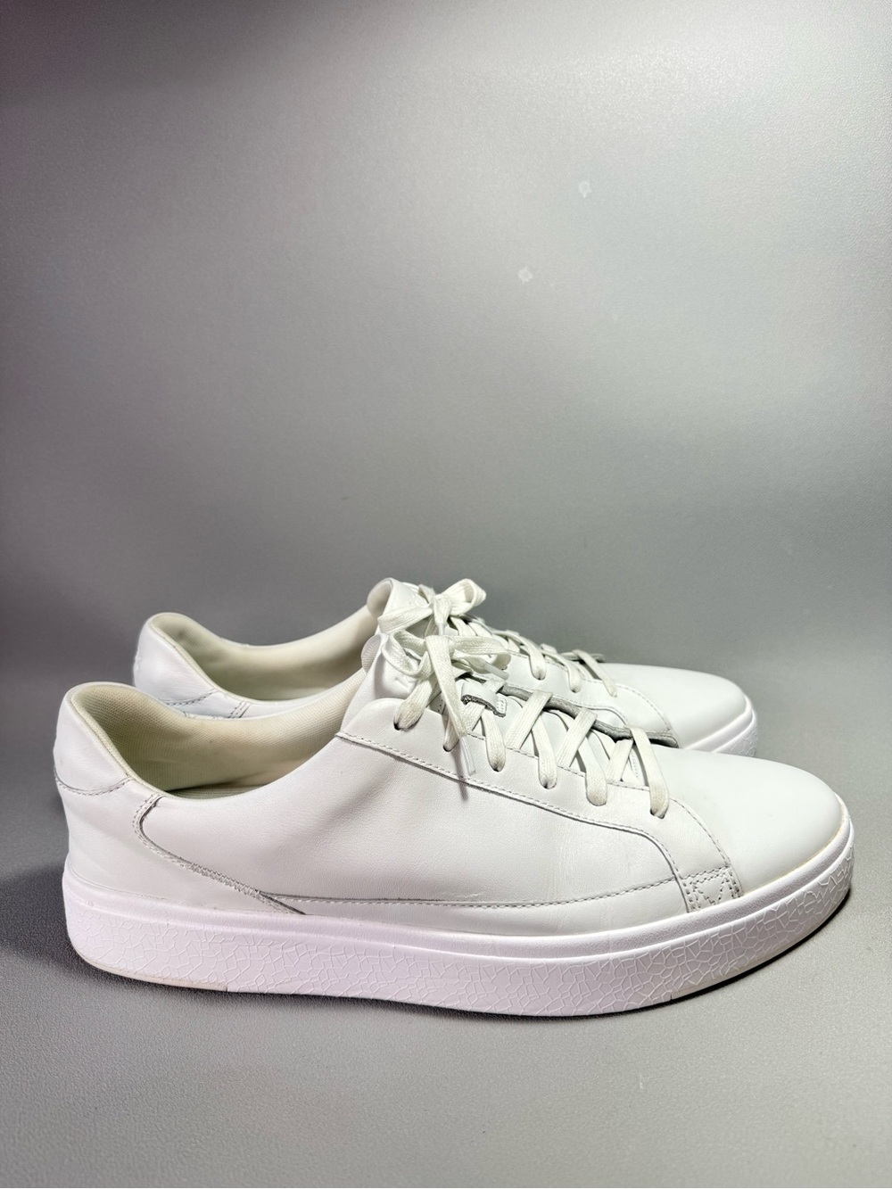 Kizik Vegas White Leather Classic Handsfree Low-Top Sneakers